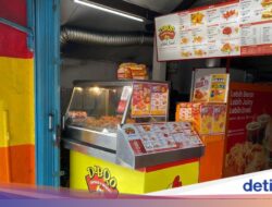Murah Meriah! Jajan Ayam Goreng dan Chicken Skin Rp 8 Ribuan