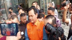 Penampakan Bupati Muara Enim Edison Pakai Rompi Oranye usai Ditetapkan Dugaan Pelaku