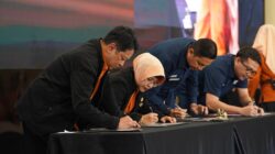 Ukir Sejarah, BPS-PT Pos Indonesia Luncurkan Sampul Peringatan Edisi Khusus Sensus Ekonomi 2026