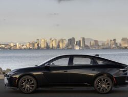 The All-New Lexus ES Bersiap Bawa Evolusi Sedan Mewah Hingga Tanah Air