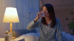 Minum Air Di Malam Bisa Rusak Ginjal? Ini Kata Praktisi Medis