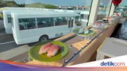 Serunya Naik Sushi Kendaraan Angkutan Umum, Makan Sepuasnya Sambil Keliling Tokyo!