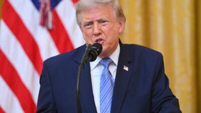 Trump Tunda Tarif Produk Impor 50% Hingga Kanada Ke Menit Terakhir, Ada Apa?