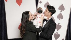 Potret Al Ghazali Rayakan Ultah Ke-29 Bareng Anak dan Istri, Pakai Prototipe Unik Kartu Remi