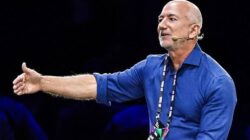 Jeff Bezos Ramal AI dapat Mengantarkan Era Kerja Tiga Hari Seminggu