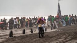 Slidetober 2026 Karena Itu Arena Perpaduan Latihan Selancar, Balap Kendaraan Bermotor Roda Dua, dan Seni Kearifan Lokal Ke Bali
